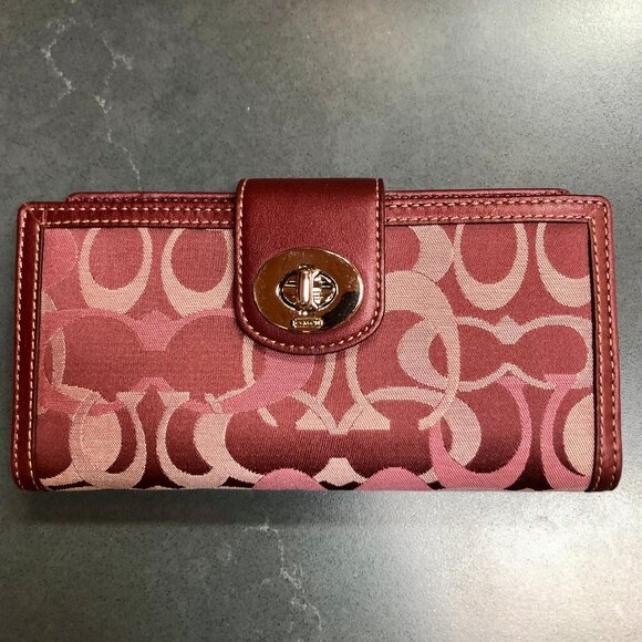 Vintage Coach Bordeaux Signature Print Patent Leather Trim Turn lock Close-New - Picture 1 of 10